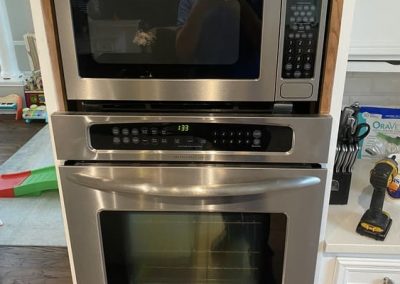 Built in appliance Frigidaire oven and microwave.
